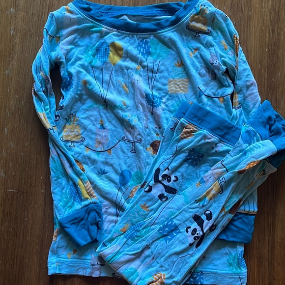 Bundle of Two Little Sleepies Pajamas 18-24m - Picture 2 of 2